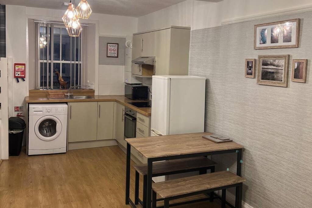 מונטרוז Harris Apartment מראה חיצוני תמונה
